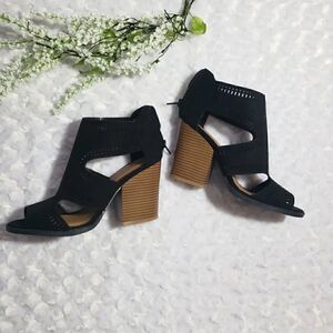 Maurices size 7 heeled bootie